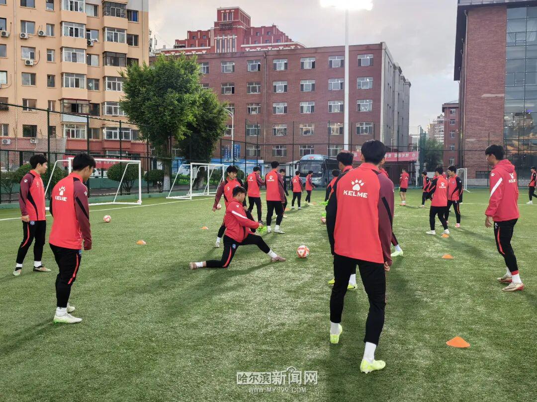 乌法115k欧元买断阿加波夫，结束租借正式加盟