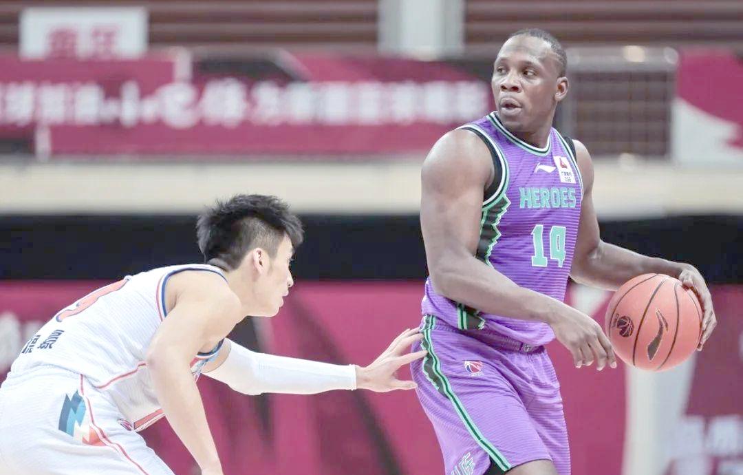 米兰体育队报：巴黎卖拉莫斯和李刚仁收入破亿，将签阿克利乌舍和迪奥曼德