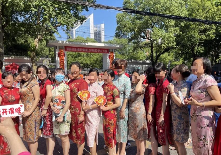 曼晚：加斯科因当年为钱拒曼联选热刺结果后悔终身，M费要注意了