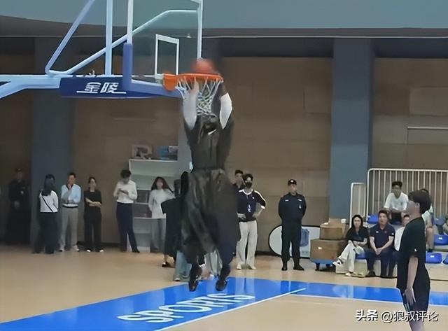 阿奴诺比补篮绝杀 尼克斯4