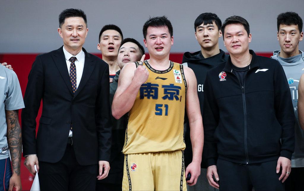 3队交易框架:字母哥去绿凯,杨瀚森换队!火箭被冷落,无缘巨星