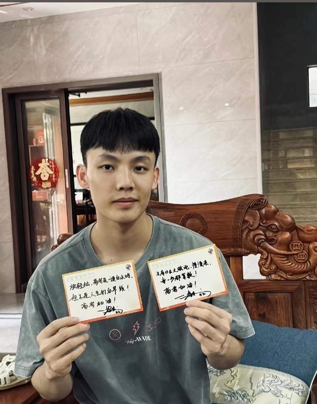 米兰体育尼克斯16胜3负+283分刷历史纪录，但最佳球队之争不止看数据