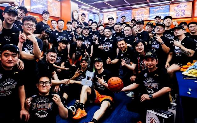 输给尼克斯4分！揪出1个表现最差之人，坑惨了马刺