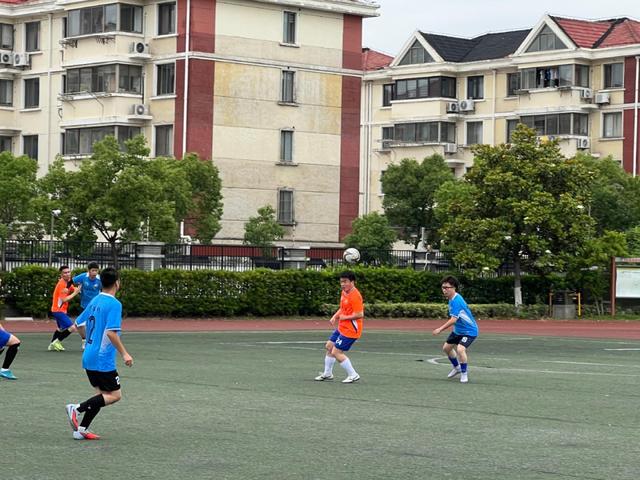 米兰体育-U17男篮虐委内瑞拉！张懿赵杰+2将齐爆，多人贡献，吕飞燕下替补