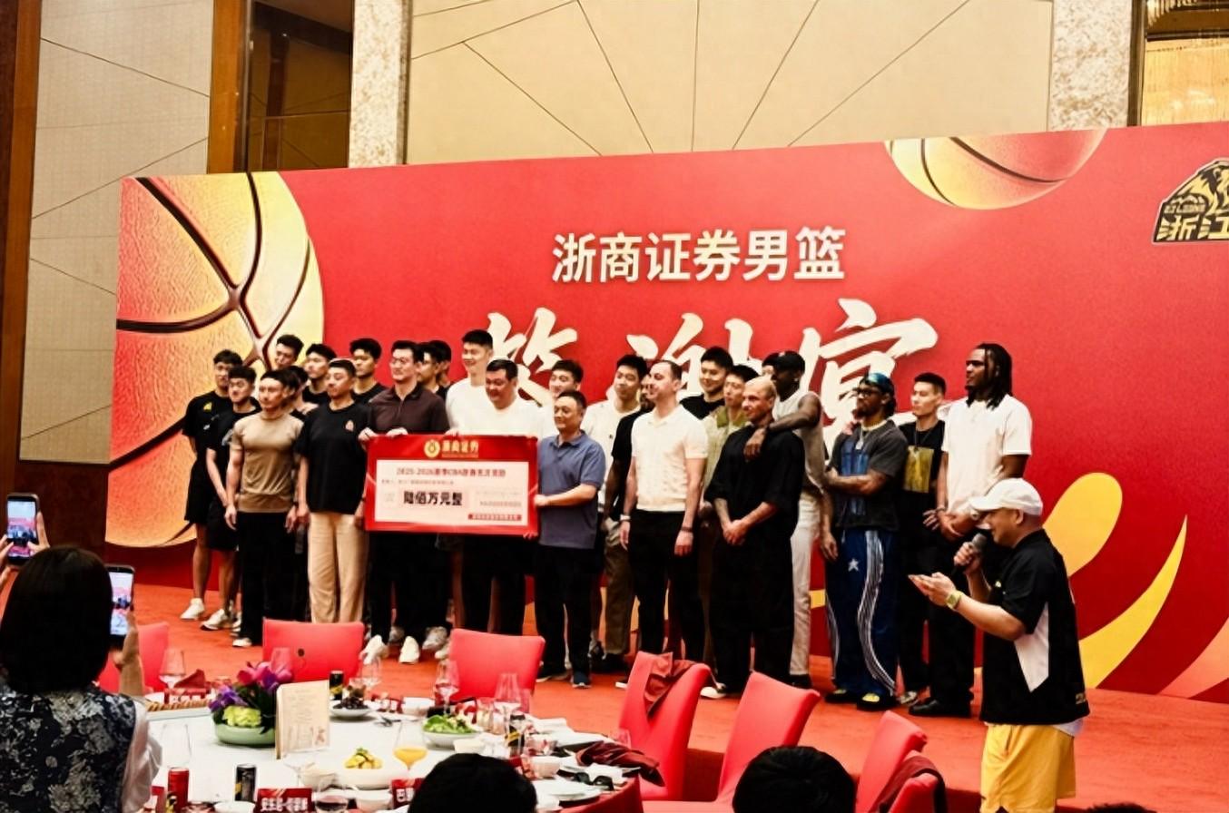 不破不立!文班自我激励:乔丹、詹姆斯早年同样如此,我绝不认输