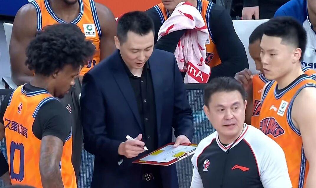 19岁意中锋退NBA选秀加盟NCAA