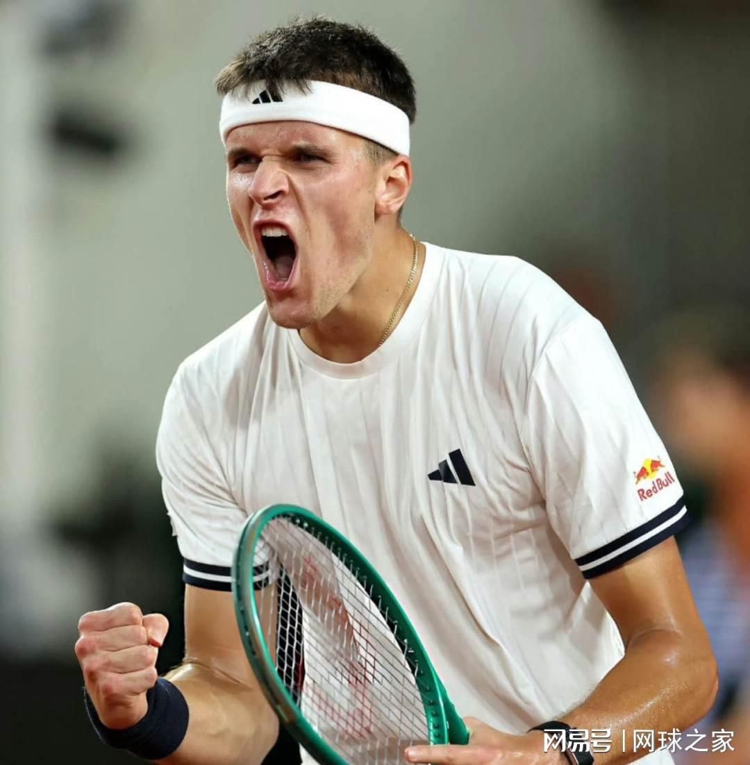美职篮总决赛4比1淘汰马刺!纽约尼克斯时隔53年再次夺冠!