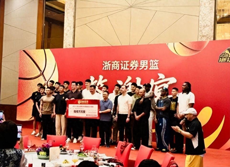 53年!!逆转夺冠!布伦森轰45分!福克斯甲级战犯!