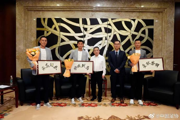 NBA曝多消息 总决G5字母哥交易