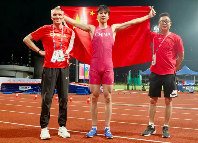 米兰体育尼克斯总冠军!布伦森45分打服文班亚马!全票当选总决赛MVP